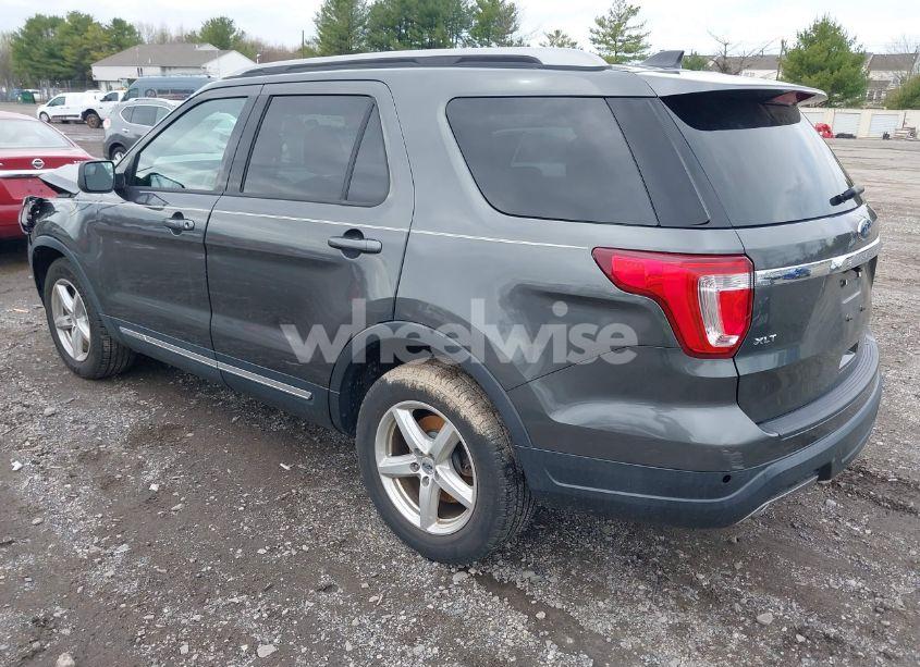 Photo 3 of 2019 Ford Explorer XLT (VIN 1FM5K7DH7KGA18445)
