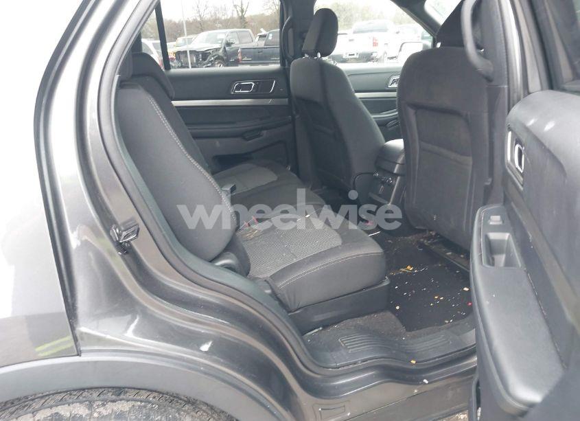 Photo 8 of 2019 Ford Explorer XLT (VIN 1FM5K7DH7KGA18445)