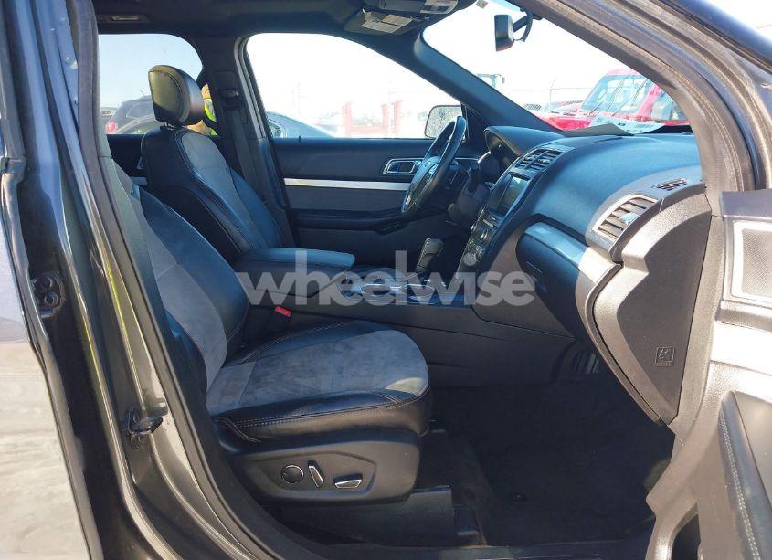 Photo 5 of 2017 Ford Explorer XLT (VIN 1FM5K7DH8HGD54498)