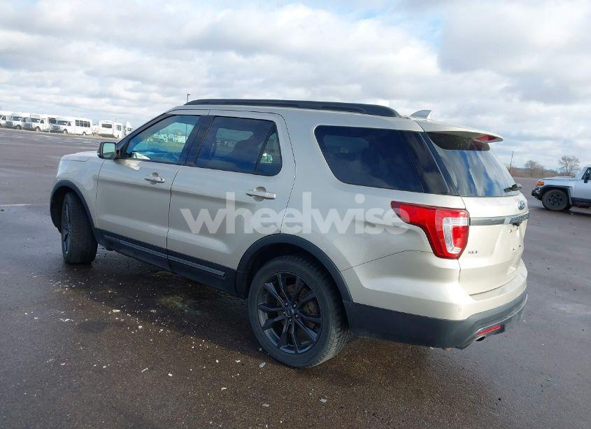 Photo 3 of 2017 Ford Explorer XLT (VIN 1FM5K7DH8HGE22766)
