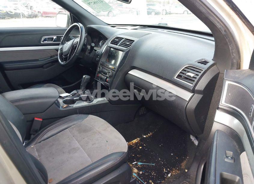 Photo 5 of 2017 Ford Explorer XLT (VIN 1FM5K7DH8HGE22766)