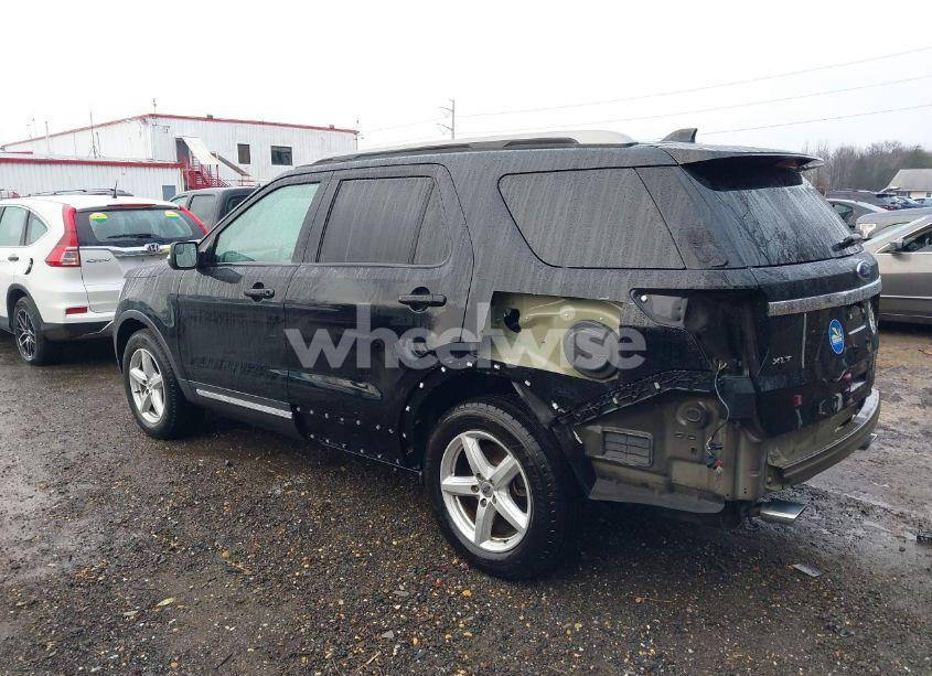 Photo 3 of 2018 Ford Explorer XLT (VIN 1FM5K7DH8JGC64628)