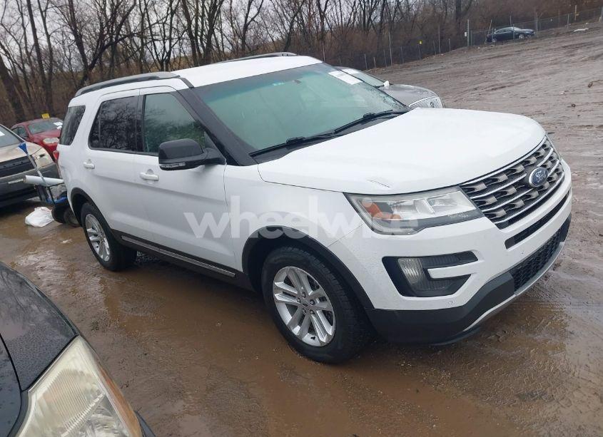2016 Ford Explorer XLT (VIN 1FM5K7DH9GGA82817) main photo