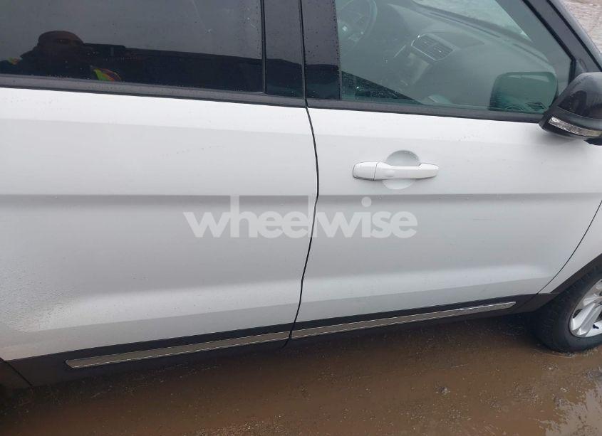 Photo 13 of 2016 Ford Explorer XLT (VIN 1FM5K7DH9GGA82817)