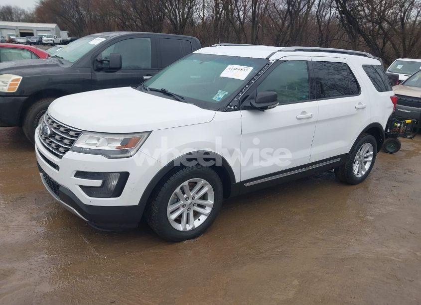 Photo 2 of 2016 Ford Explorer XLT (VIN 1FM5K7DH9GGA82817)