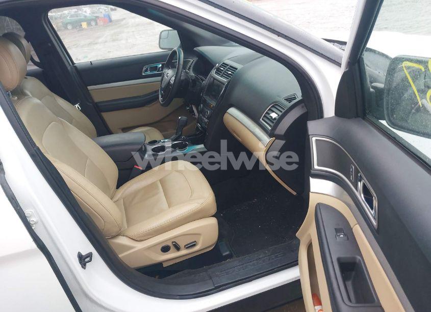 Photo 5 of 2016 Ford Explorer XLT (VIN 1FM5K7DH9GGA82817)