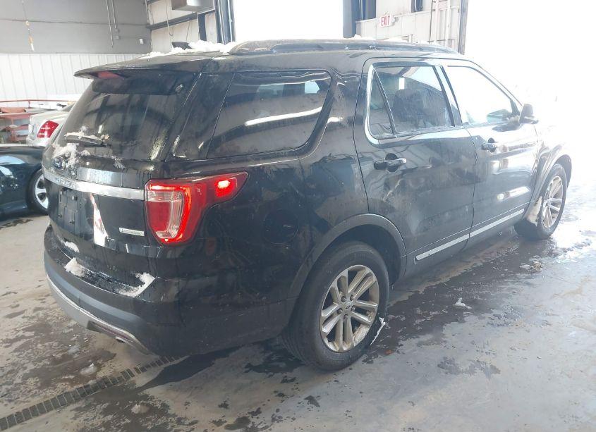 Photo 4 of 2017 Ford Explorer XLT (VIN 1FM5K7DH9HGA32078)