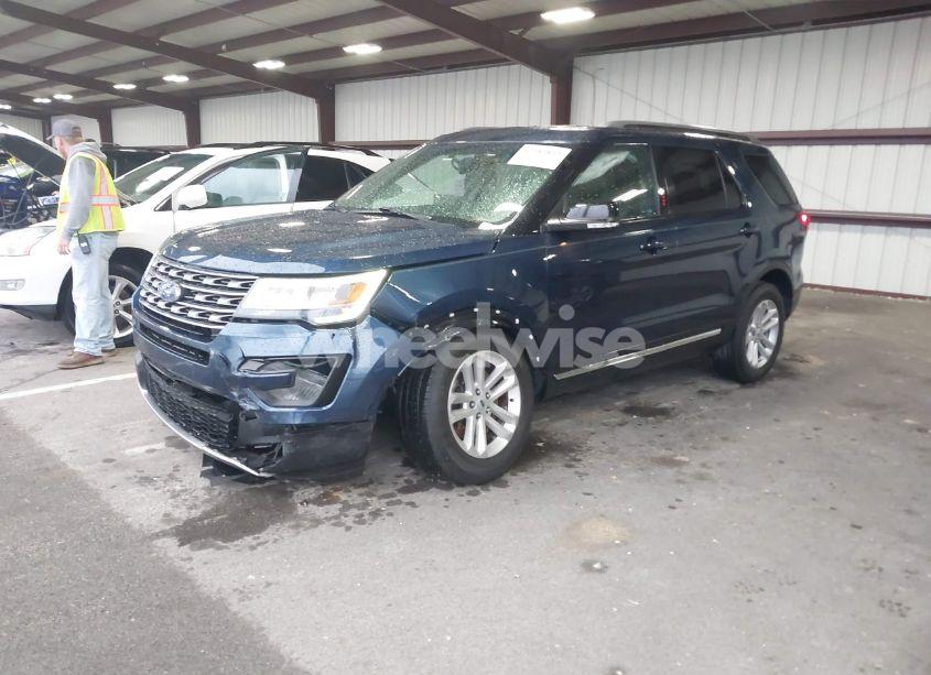 Photo 2 of 2017 Ford Explorer XLT (VIN 1FM5K7DH9HGB38952)