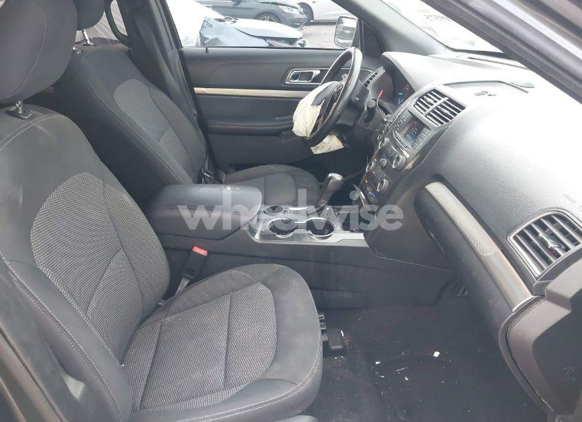 Photo 5 of 2019 Ford Explorer XLT (VIN 1FM5K7DH9KGB51739)
