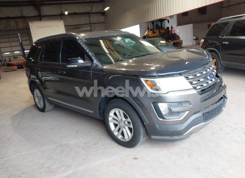 2016 Ford Explorer XLT (VIN 1FM5K7DHXGGA32623) main photo