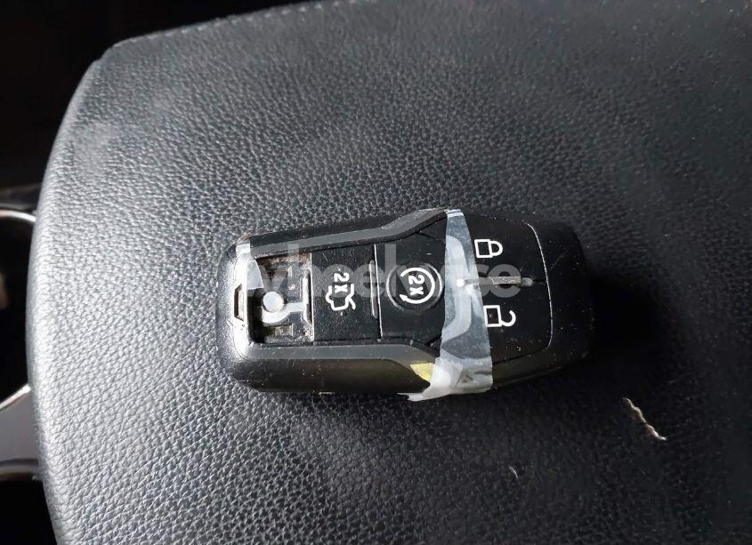 Photo 11 of 2016 Ford Explorer XLT (VIN 1FM5K7DHXGGA32623)