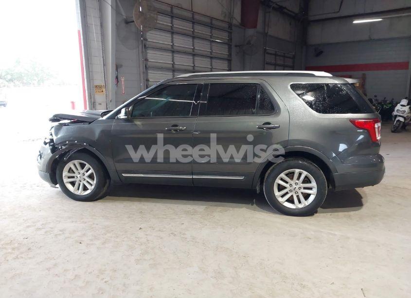 Photo 14 of 2016 Ford Explorer XLT (VIN 1FM5K7DHXGGA32623)