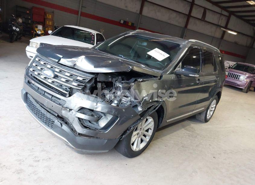 Photo 2 of 2016 Ford Explorer XLT (VIN 1FM5K7DHXGGA32623)