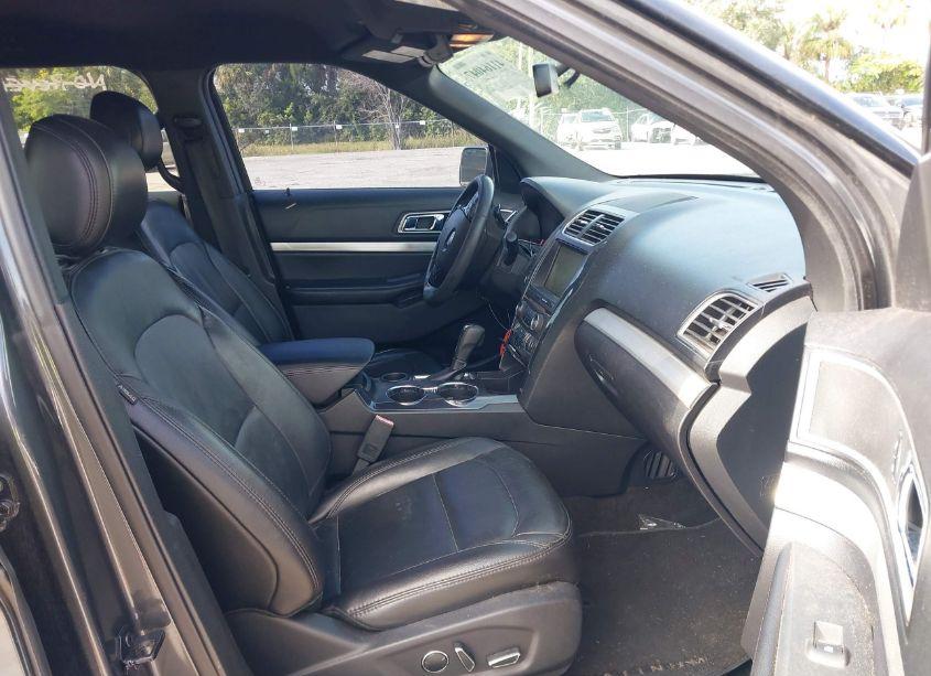 Photo 5 of 2016 Ford Explorer XLT (VIN 1FM5K7DHXGGC64526)