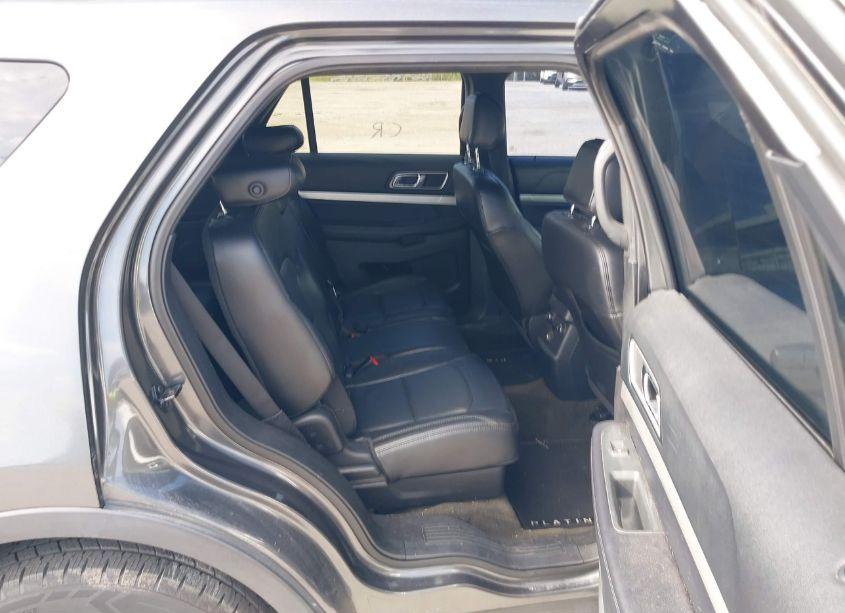 Photo 8 of 2016 Ford Explorer XLT (VIN 1FM5K7DHXGGC64526)