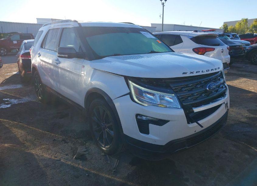 2018 Ford Explorer XLT (VIN 1FM5K7DHXJGA91453) main photo