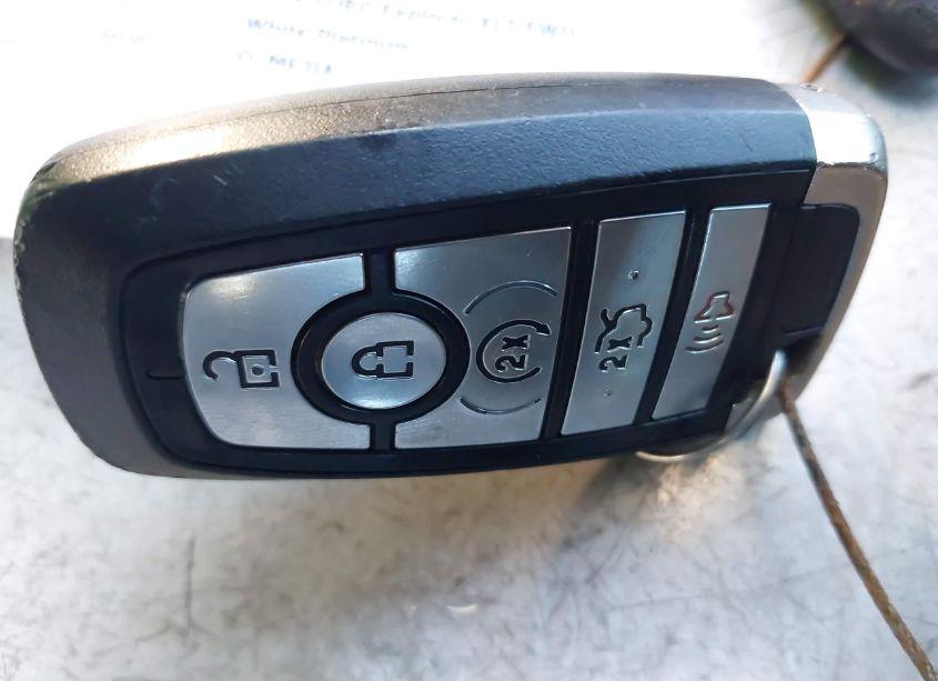 Photo 11 of 2018 Ford Explorer XLT (VIN 1FM5K7DHXJGA91453)