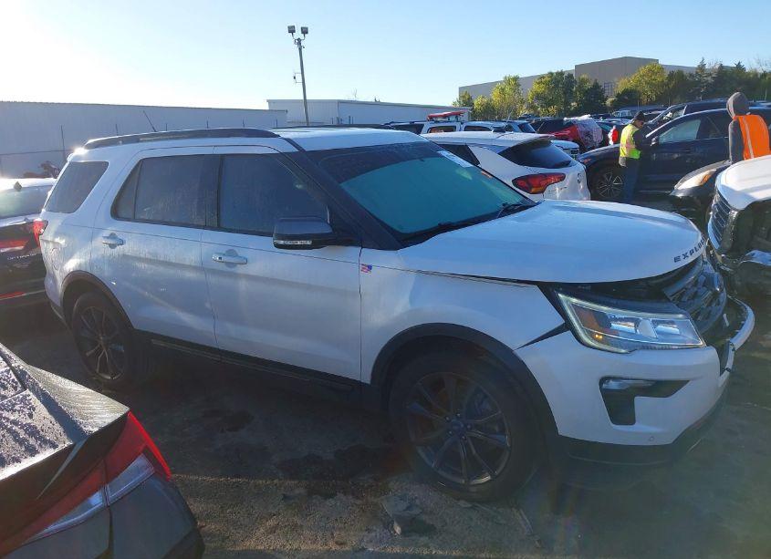 Photo 13 of 2018 Ford Explorer XLT (VIN 1FM5K7DHXJGA91453)