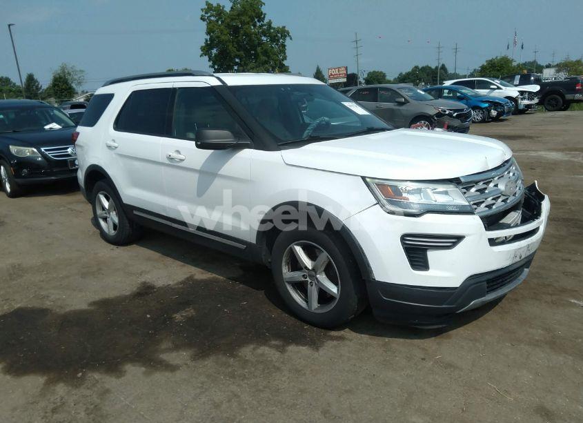 2018 Ford Explorer XLT (VIN 1FM5K7DHXJGC42453) main photo