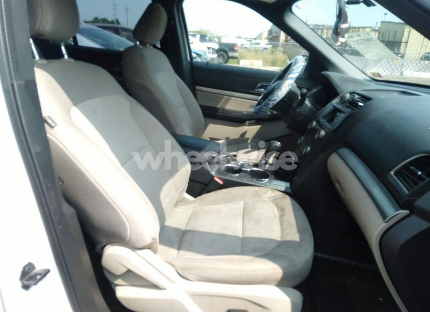 Photo 5 of 2018 Ford Explorer XLT (VIN 1FM5K7DHXJGC42453)