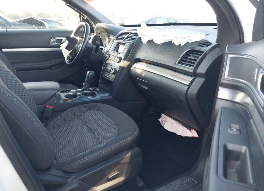 Photo 5 of 2019 Ford Explorer XLT (VIN 1FM5K7DHXKGA06919)