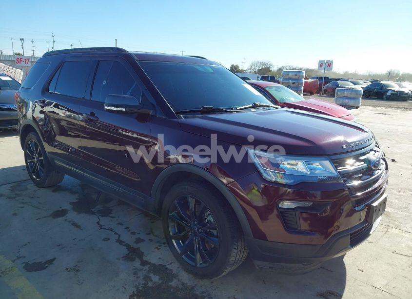 2019 Ford Explorer XLT (VIN 1FM5K7DHXKGA76677) main photo