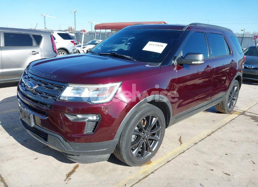 Photo 2 of 2019 Ford Explorer XLT (VIN 1FM5K7DHXKGA76677)