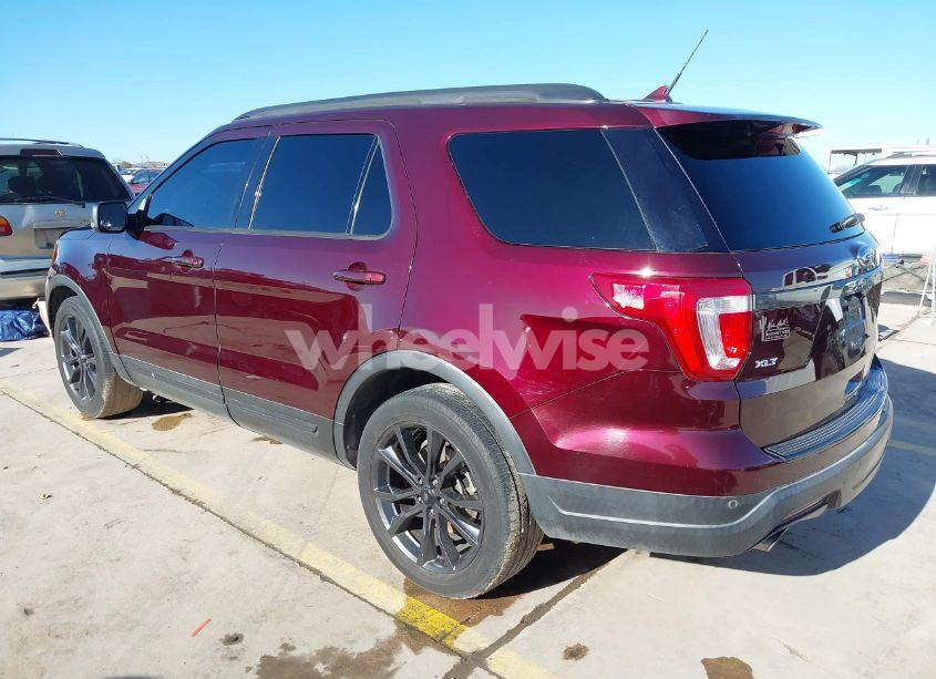 Photo 3 of 2019 Ford Explorer XLT (VIN 1FM5K7DHXKGA76677)