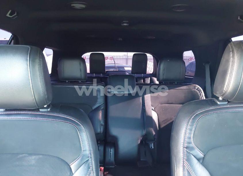 Photo 8 of 2019 Ford Explorer XLT (VIN 1FM5K7DHXKGA76677)