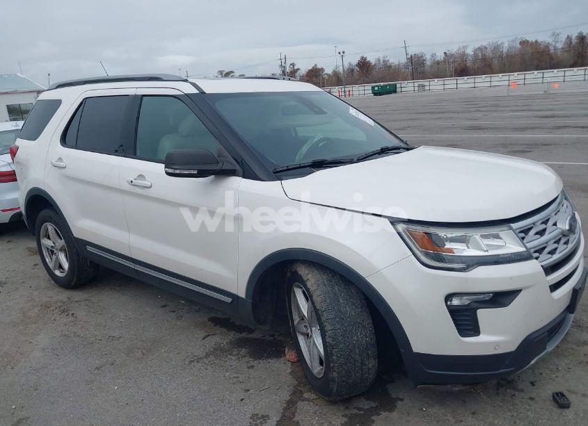 Photo 12 of 2019 Ford Explorer XLT (VIN 1FM5K7DHXKGB34352)