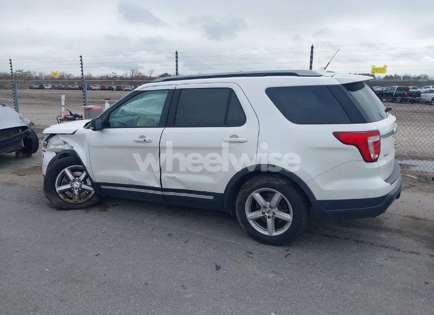 Photo 13 of 2019 Ford Explorer XLT (VIN 1FM5K7DHXKGB34352)
