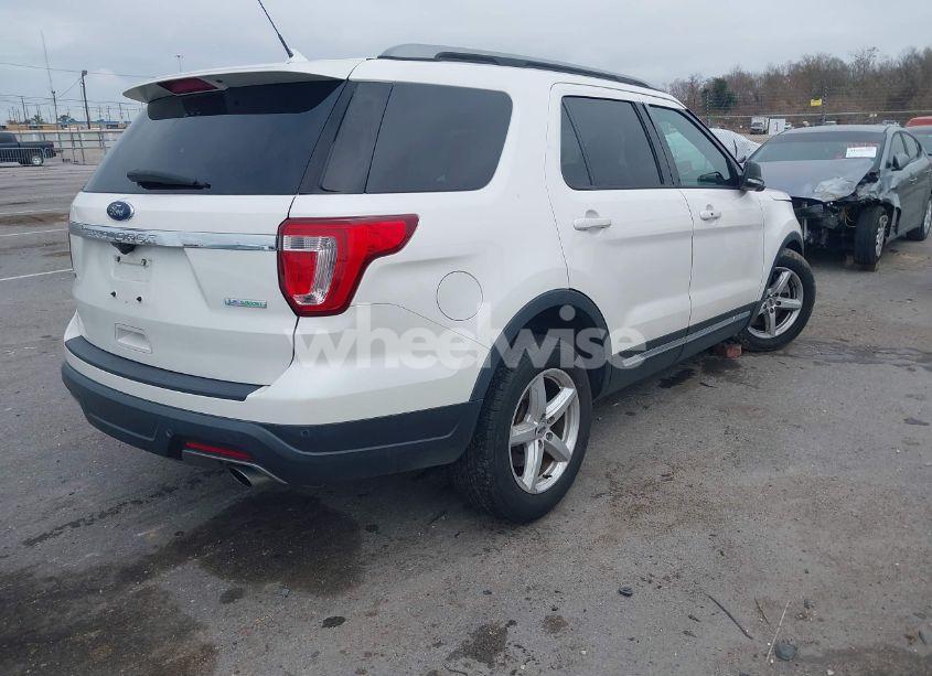 Photo 4 of 2019 Ford Explorer XLT (VIN 1FM5K7DHXKGB34352)