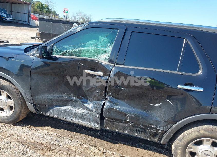 Photo 12 of 2016 Ford Explorer LIMITED (VIN 1FM5K7F81GGA06988)