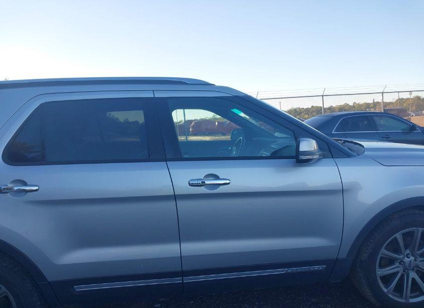 Photo 13 of 2016 Ford Explorer LIMITED (VIN 1FM5K7F81GGA52255)