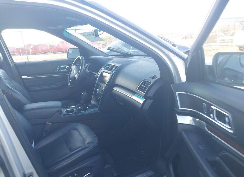 Photo 5 of 2016 Ford Explorer LIMITED (VIN 1FM5K7F81GGA52255)