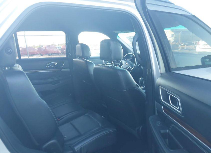 Photo 8 of 2016 Ford Explorer LIMITED (VIN 1FM5K7F81GGA52255)