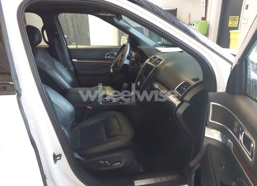 Photo 5 of 2017 Ford Explorer LIMITED (VIN 1FM5K7F81HGD15877)