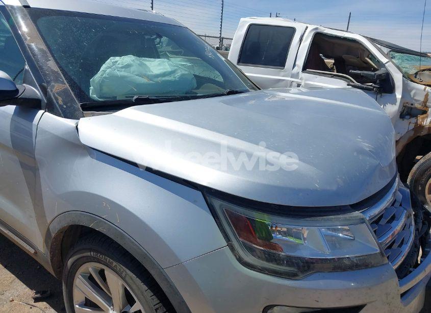 Photo 6 of 2019 Ford Explorer LIMITED (VIN 1FM5K7F81KGB10695)