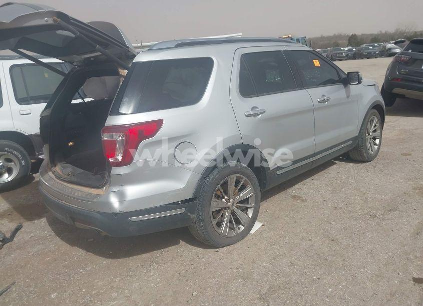 Photo 4 of 2018 Ford Explorer LIMITED (VIN 1FM5K7F82JGA46942)