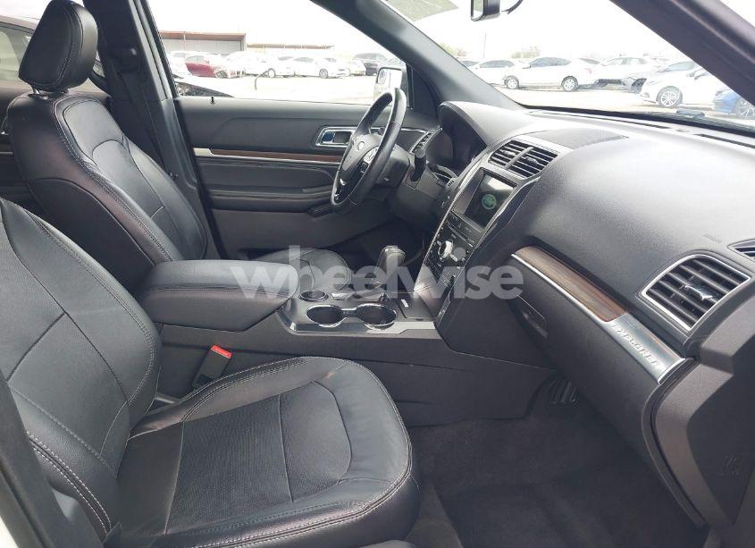 Photo 5 of 2018 Ford Explorer LIMITED (VIN 1FM5K7F82JGB65915)