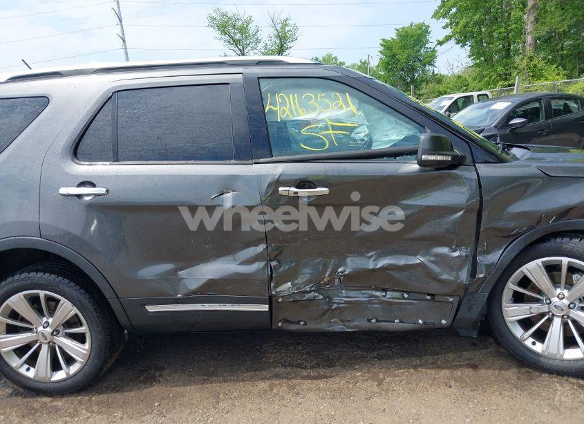 Photo 13 of 2019 Ford Explorer LIMITED (VIN 1FM5K7F83KGB03425)