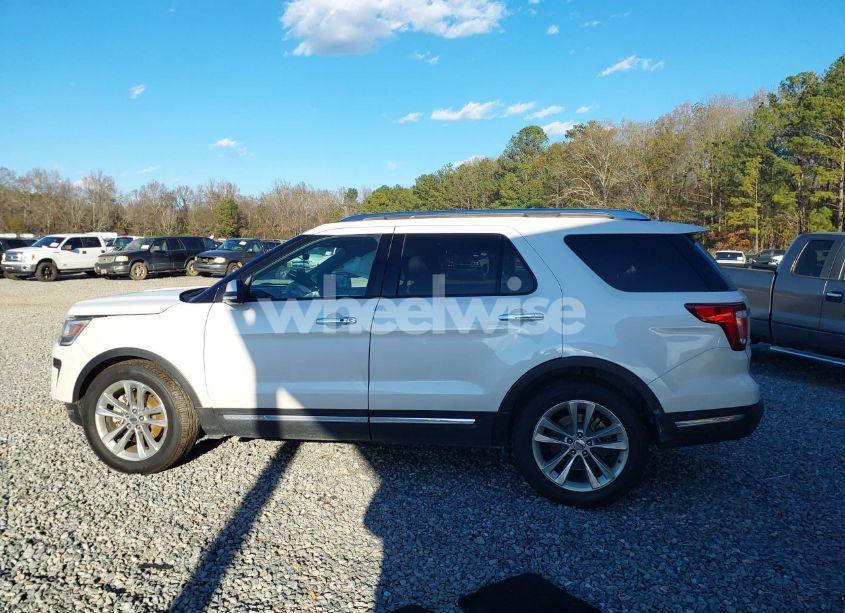 Photo 14 of 2018 Ford Explorer LIMITED (VIN 1FM5K7F85JGA11635)