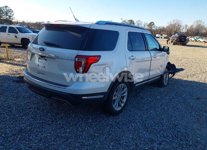 Photo 4 of 2018 Ford Explorer LIMITED (VIN 1FM5K7F85JGA11635)