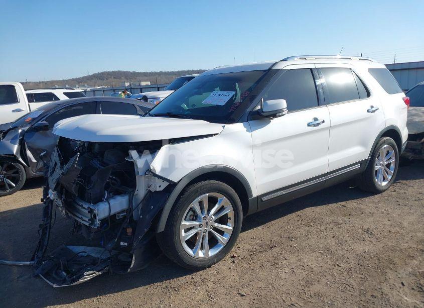 Photo 2 of 2019 Ford Explorer LIMITED (VIN 1FM5K7F85KGA76714)
