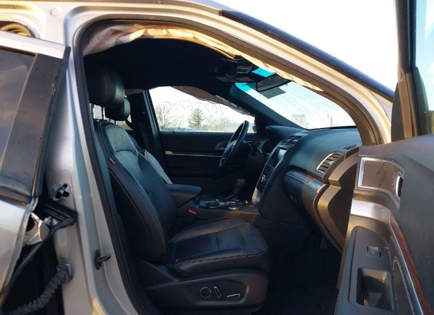 Photo 5 of 2016 Ford Explorer LIMITED (VIN 1FM5K7F86GGA79192)