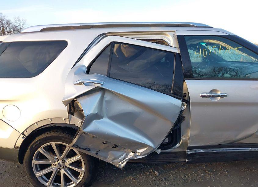 Photo 6 of 2016 Ford Explorer LIMITED (VIN 1FM5K7F86GGA79192)