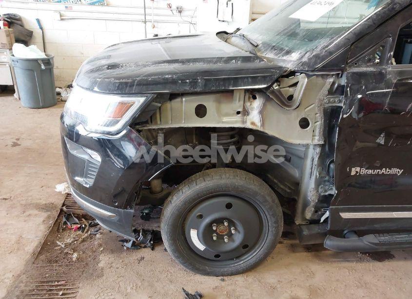 Photo 6 of 2019 Ford Explorer LIMITED (VIN 1FM5K7F86KGB46379)