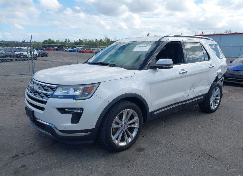 Photo 2 of 2018 Ford Explorer LIMITED (VIN 1FM5K7F87JGC31391)