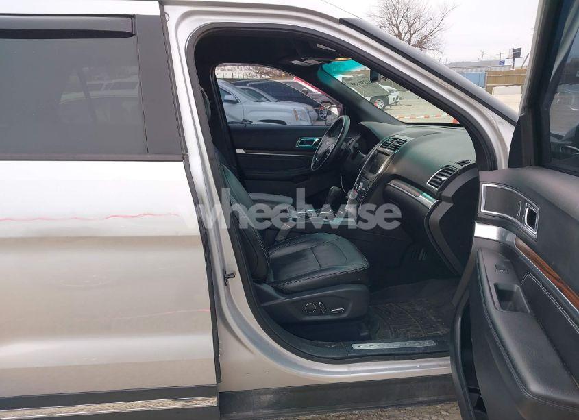 Photo 5 of 2016 Ford Explorer LIMITED (VIN 1FM5K7F88GGC13359)