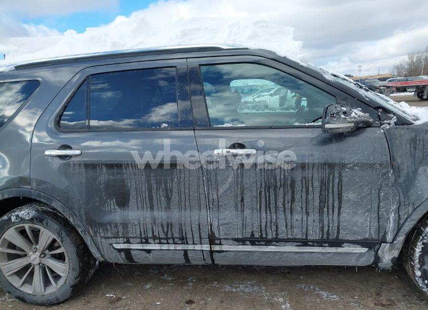 Photo 13 of 2018 Ford Explorer LIMITED (VIN 1FM5K7F88JGA85678)